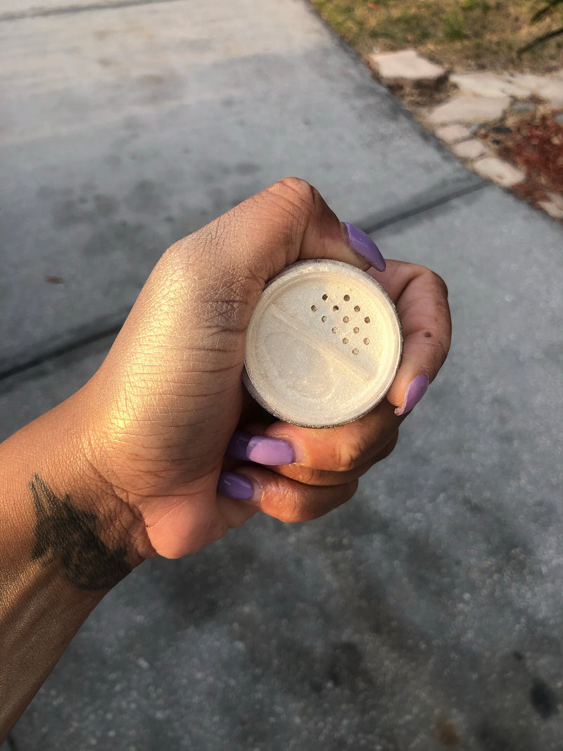 SPOTLIGHT GLOW HIGHLIGHTER